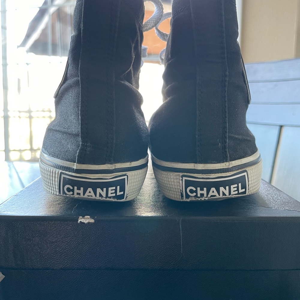 Chanel vintage high tops - Picture 3 of 7